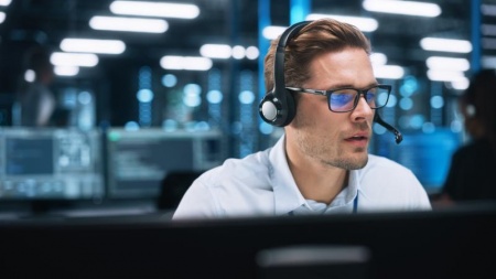 Assistance informatique à distance ou sur site, quelle solution privilégier ?